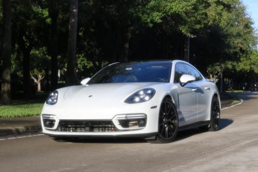 2021 Porsche Panamera Panamera GTS