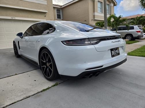 2021 Porsche Panamera Panamera GTS