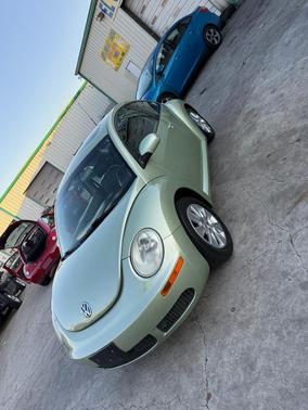 2008 Volkswagen New Beetle S