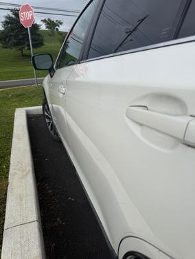 White 2016 Subaru Outback 2.5i Limited