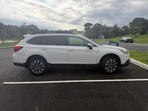 White 2016 Subaru Outback 2.5i Limited