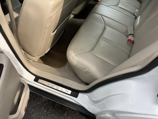 2007 Lincoln Town Car Signature Limited