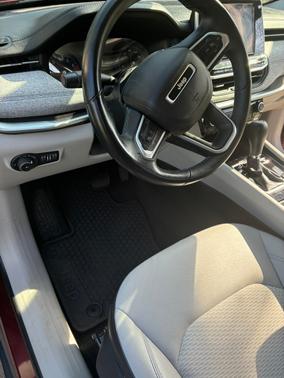 Red 2022 Jeep Compass Latitude