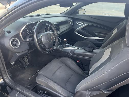 Black 2016 Chevrolet Camaro 1SS