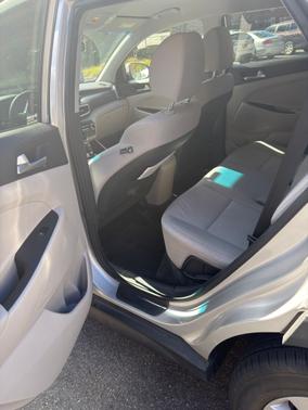 2020 Hyundai TUCSON SE