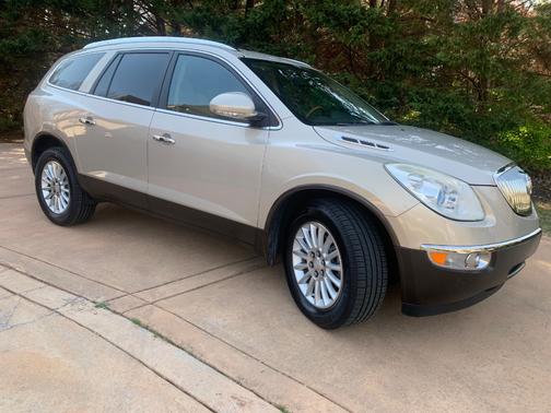 Gold 2011 Buick Enclave CX