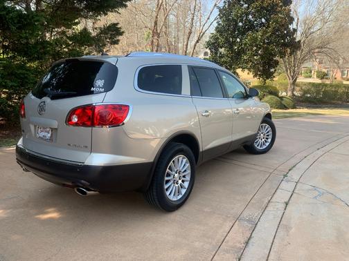 Gold 2011 Buick Enclave CX