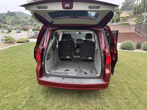 2014 Volkswagen Routan SE