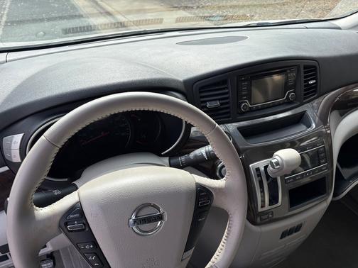 2016 Nissan Quest SV