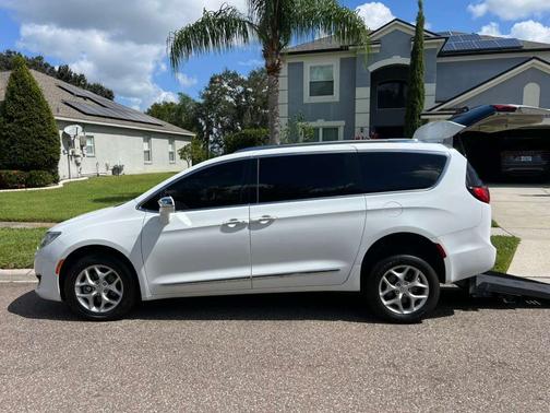 2019 Chrysler Pacifica Limited