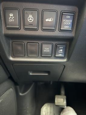 Black 2014 Nissan Pathfinder Platinum