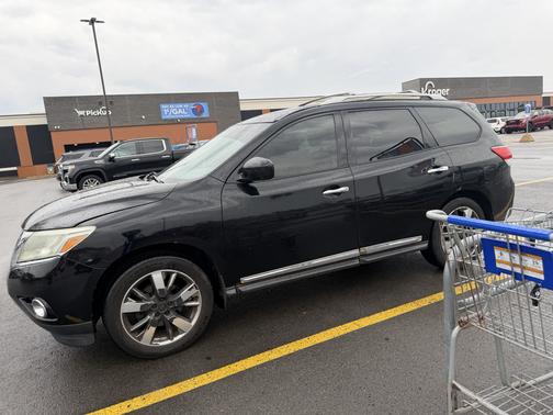 Black 2014 Nissan Pathfinder Platinum