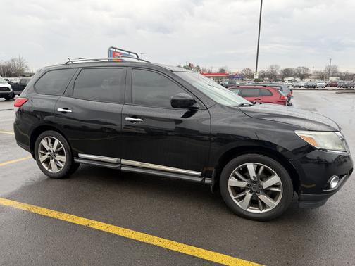 Black 2014 Nissan Pathfinder Platinum