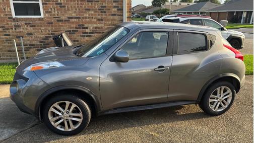 Gray 2013 Nissan Juke SV