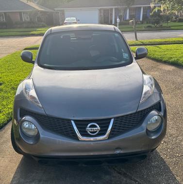 Gray 2013 Nissan Juke SV