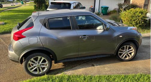 Gray 2013 Nissan Juke SV