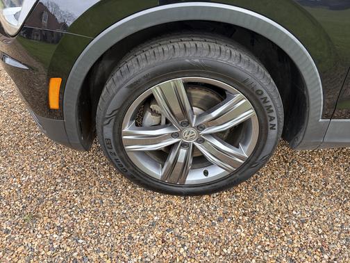 2022 Volkswagen Tiguan 2.0T SE R-Line Black