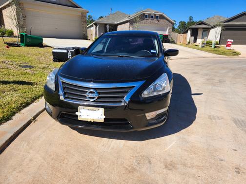 Black 2014 Nissan Altima 2.5 S