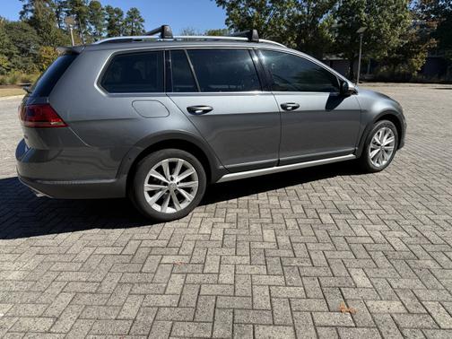 2017 Volkswagen Golf Alltrack TSI SE