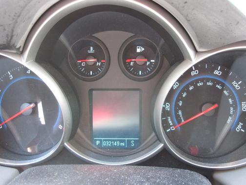 Beige 2014 Chevrolet Cruze LS