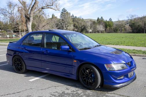 Photo 4 of 30 of 2005 Mitsubishi Lancer Evolution VIII