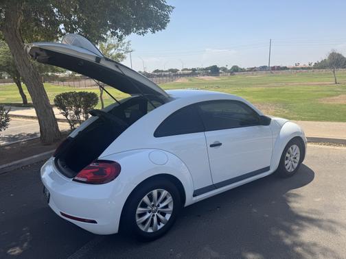 2018 Volkswagen Beetle 2.0T Coast