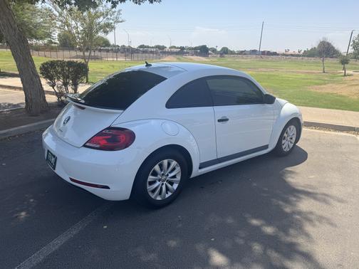 2018 Volkswagen Beetle 2.0T Coast