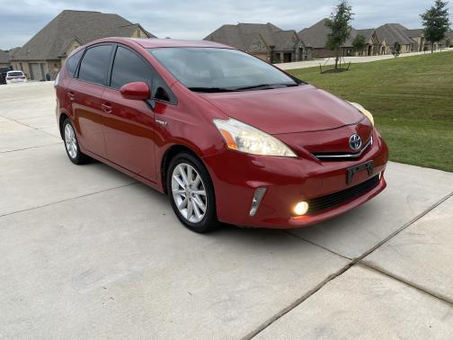 2013 Toyota Prius v Five