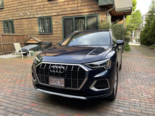 Photo 1 of 12 of 2020 Audi Q3 45 Premium