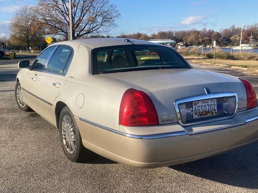 2006 Lincoln Town Car Designer