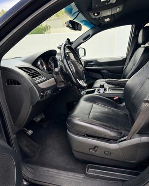 Black 2017 Dodge Grand Caravan GT