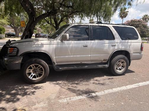 Silver 1999 Toyota 4Runner SR5