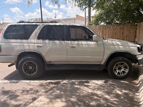 Silver 1999 Toyota 4Runner SR5