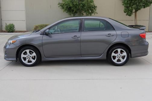 Gray 2013 Toyota Corolla S