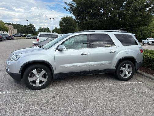 Silver 2011 GMC Acadia SLT-1