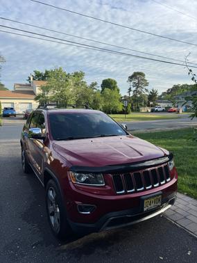 Red 2014 Jeep Grand Cherokee Limited