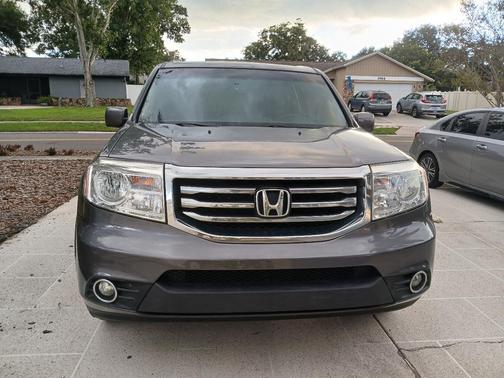 Gray 2015 Honda Pilot EX