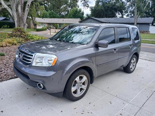 Gray 2015 Honda Pilot EX