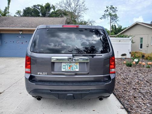 Gray 2015 Honda Pilot EX