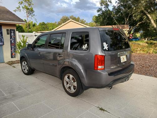 Gray 2015 Honda Pilot EX
