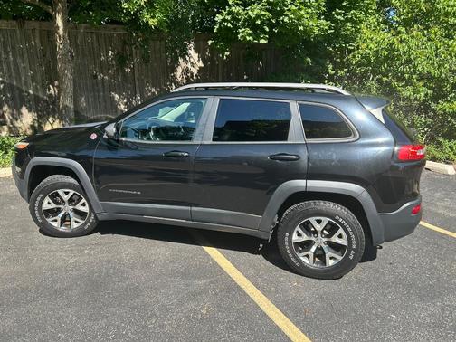 Black 2017 Jeep Cherokee Trailhawk