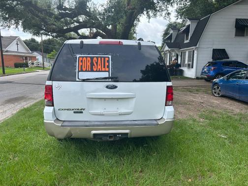 White 2006 Ford Expedition Eddie Bauer