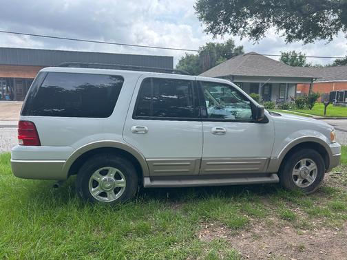 White 2006 Ford Expedition Eddie Bauer