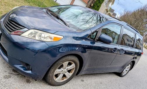 2012 Toyota Sienna LE