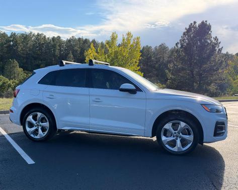 White 2021 Audi Q5 45 Prestige