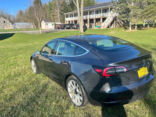 2018 Tesla Model 3 Performance