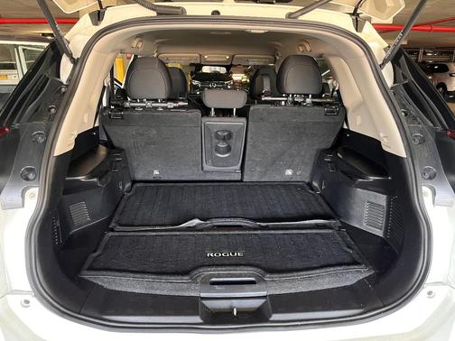 White 2019 Nissan Rogue S