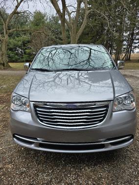 2013 Chrysler Town & Country Touring-L