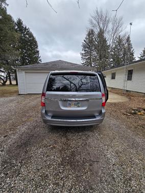 2013 Chrysler Town & Country Touring-L