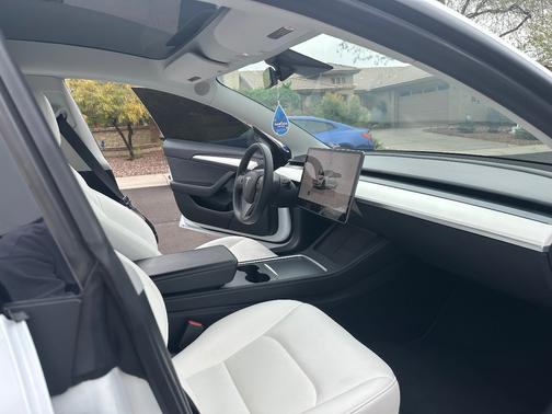 2022 Tesla Model 3 Base